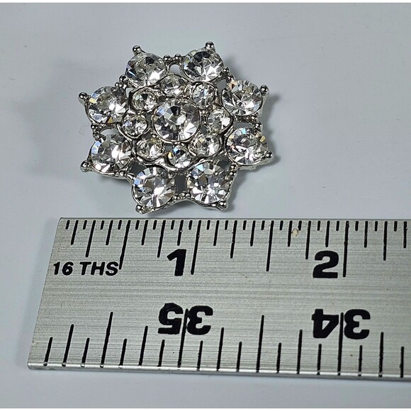 Vintage Style Rhinestone Snowflake Brooch Sparkling Silver Tone Crystal Jewelry - Picture 3 of 3